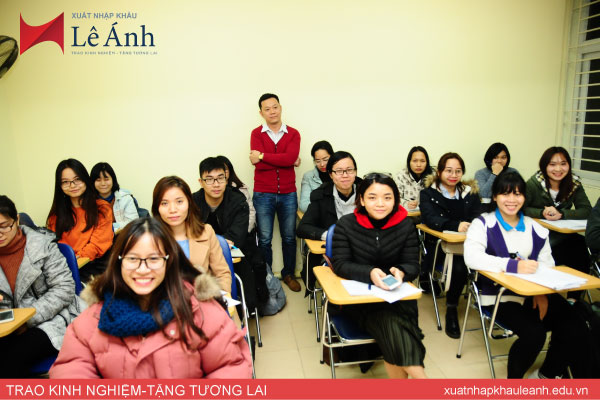 Lớp học xuất nhập khẩu tại Lê Ánh